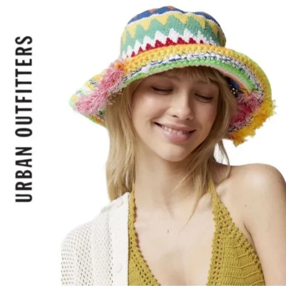 NWOT Urban Outfitters Calypso Crochet Bucket Hat